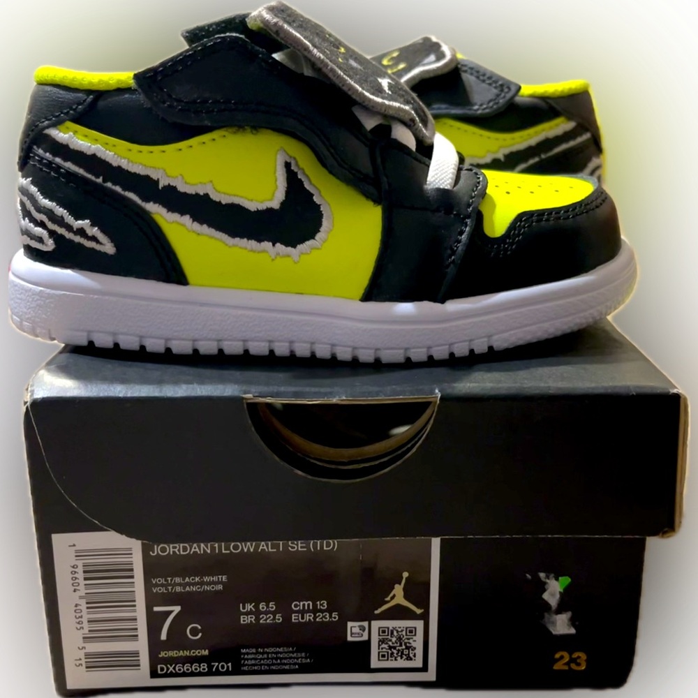 New with box Jordan 1Low Alt SE Big Cat Energy size 7c